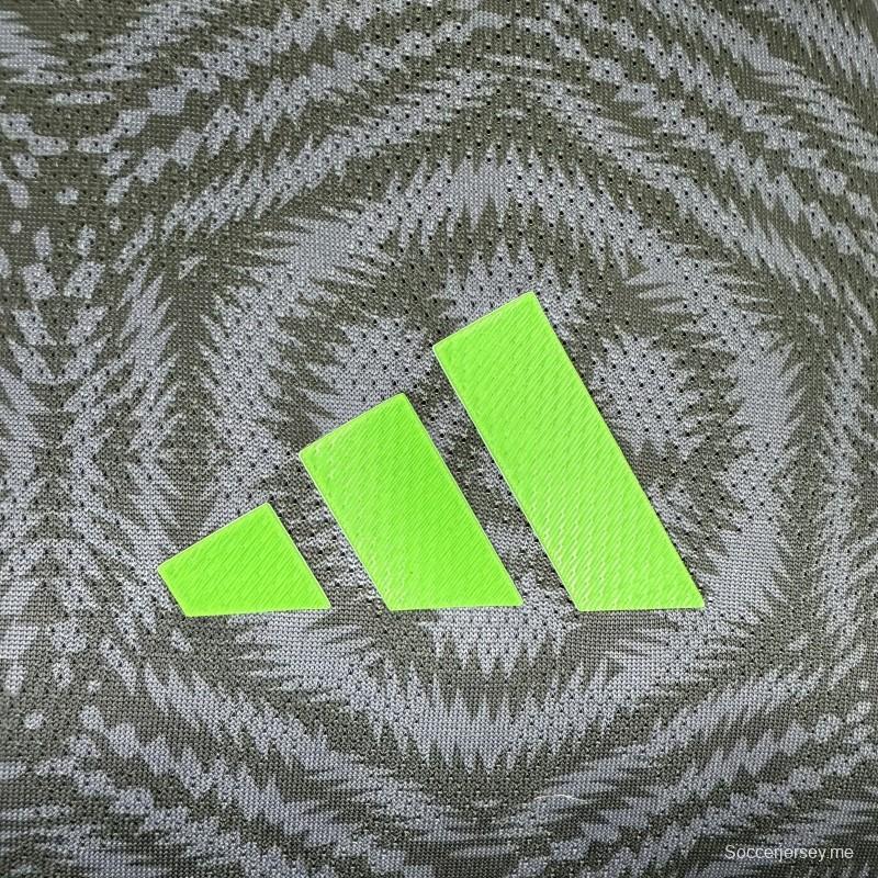 قميص اللاعب رقم 25/26 لفريق تيغريس UANL من أديداس، الطبعة الثالثة / الطبعة الخاصة باللون الأسود (نسخة SPORTIUMBET)