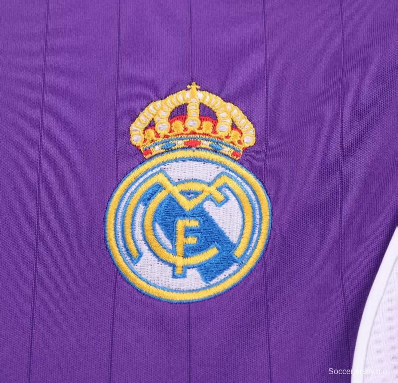 قميص ريال مدريد الأرجواني للعب خارج أرضه لموسم 2006/2007
