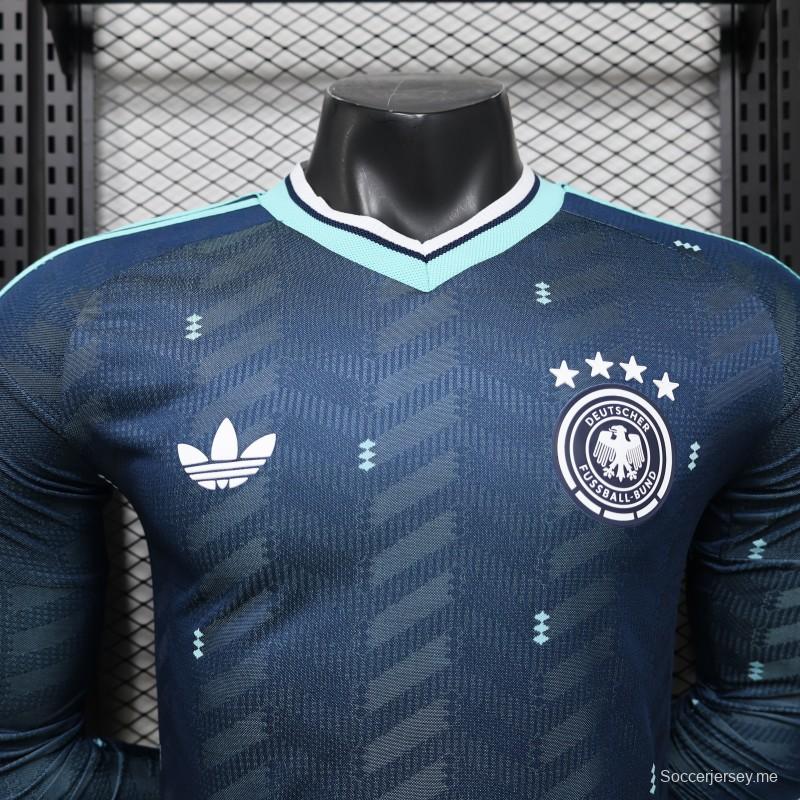 قميص اللاعب ذو الأكمام الطويلة باللون الأزرق الداكن (إصدار 2026) - قميص المنتخب الألماني للعب خارج أرضه