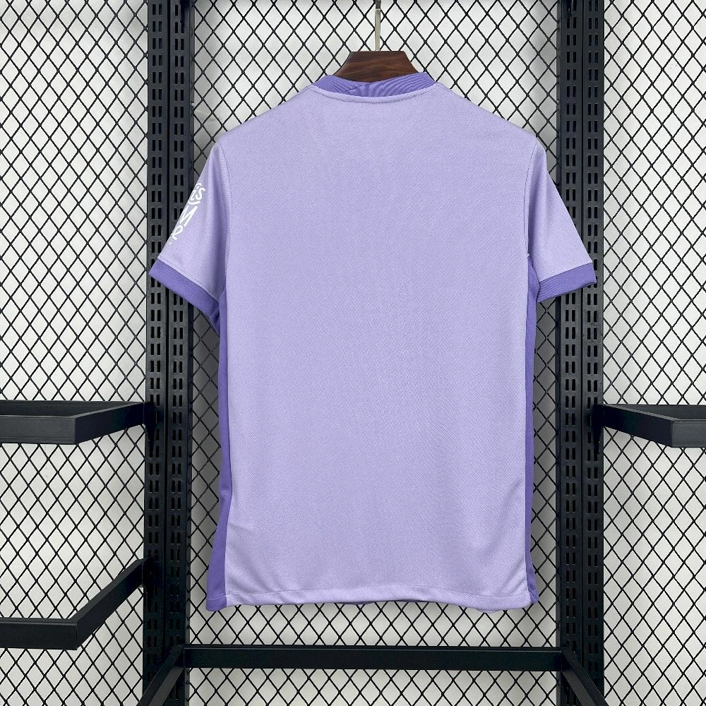 2025/26 قميص فريق برايتون آند هوف ألبيون آند هوف ألبيون آواي