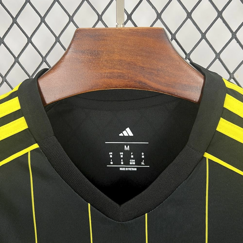 2025/26 قميص ريال سرقسطة خارج الديار 2025/26