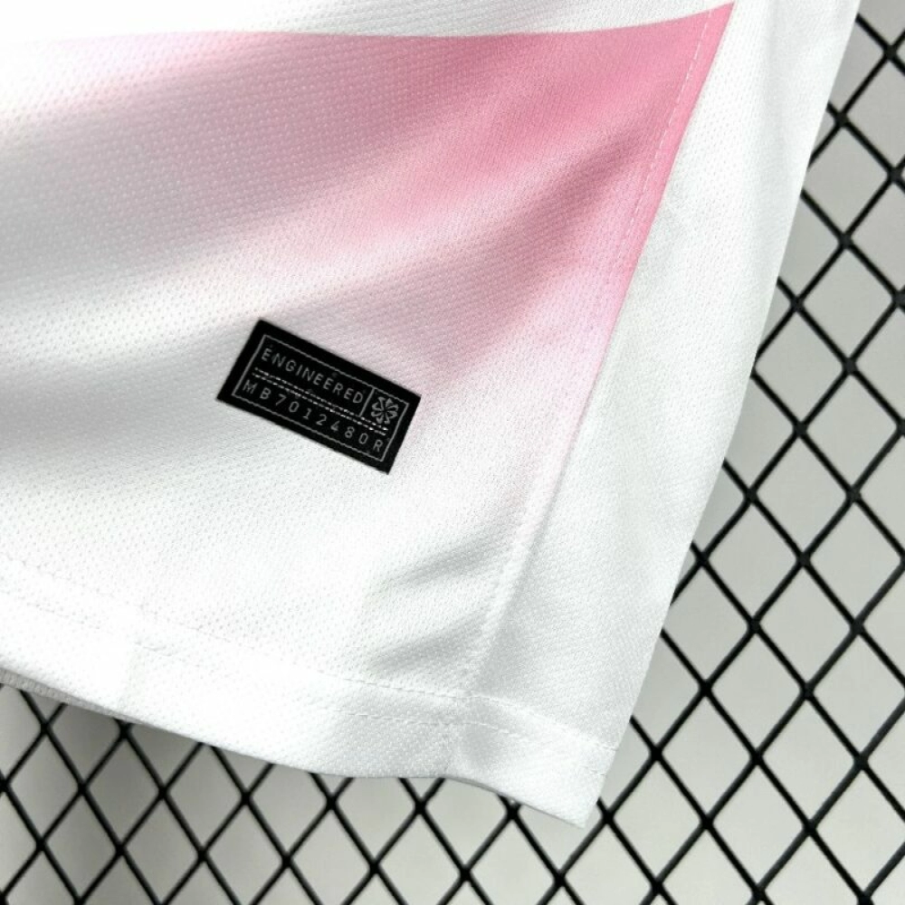 2025/26 قميص برشلونة 2025/26 إصدار خاص وردي اللون الوردي