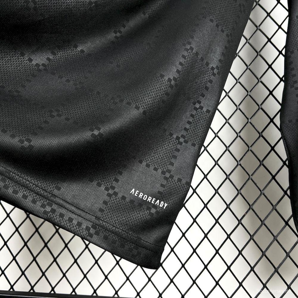 2025/26 قميص بأكمام طويلة للرجال بايرن ميونيخ الثالث بايرن ميونيخ