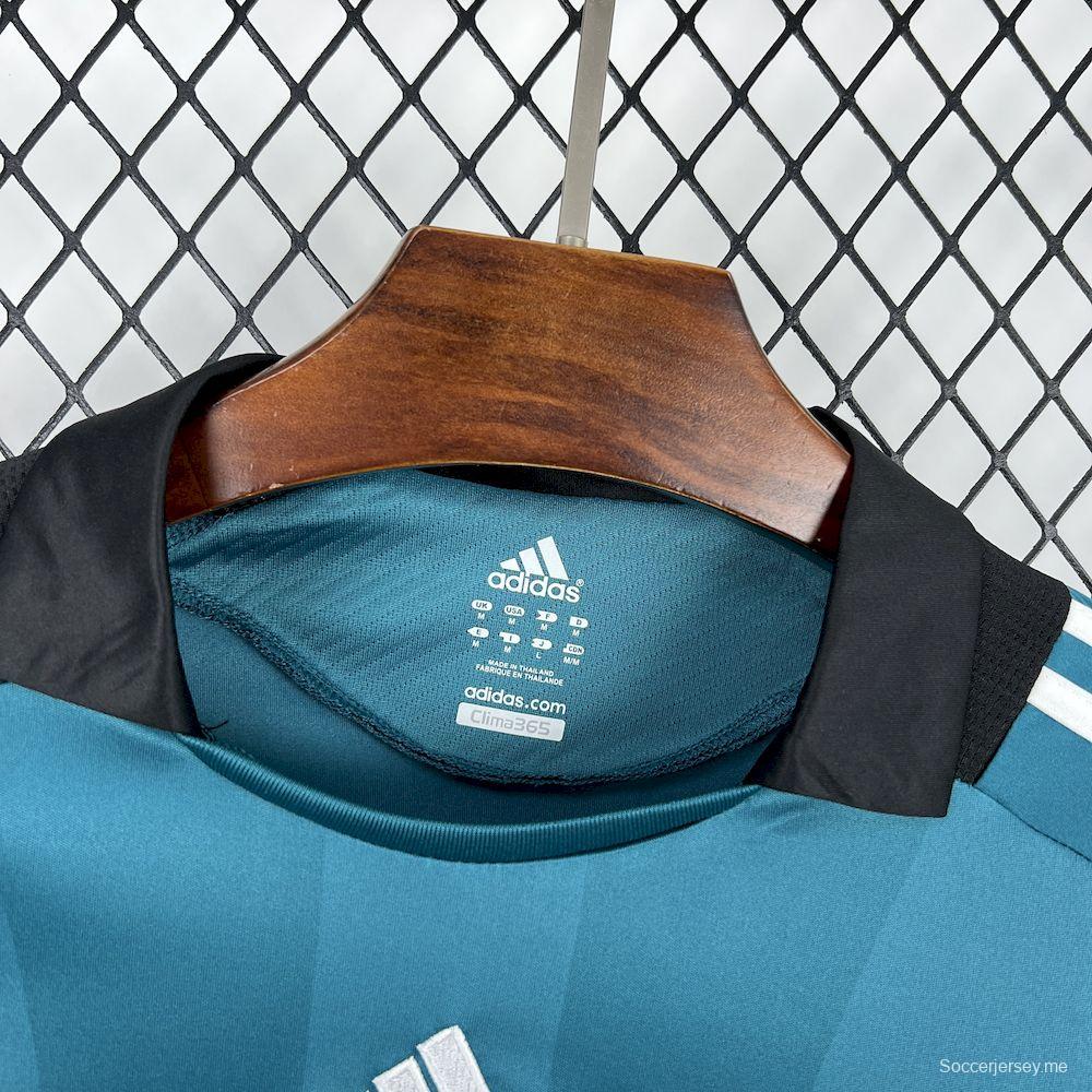 قميص ليفربول الثالث ذو الأكمام الطويلة من موسم 2008/09