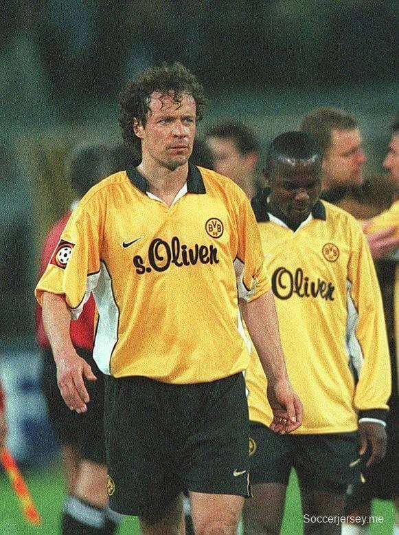 قميص فريق بوروسيا دورتموند 98/99 ريترو 98/99
