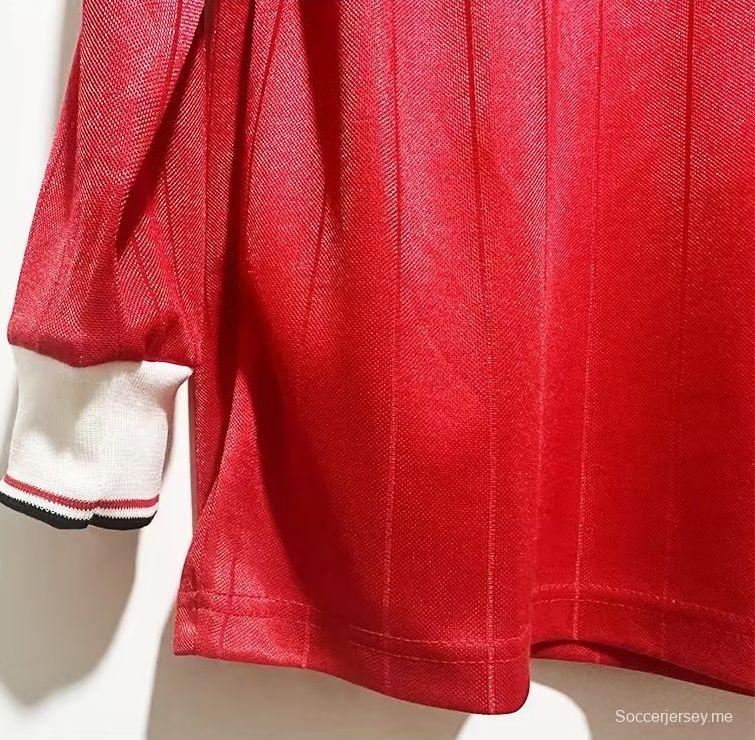 قميص بأكمام طويلة الأكمام ريترو 82/83 مانشستر يونايتد
