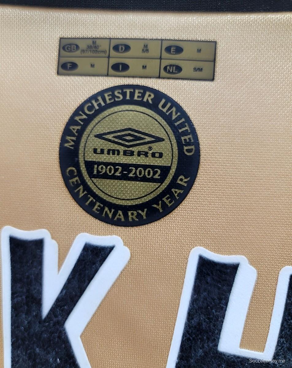 قميص ريترو 01/02 مانشستر يونايتد في الذكرى المئوية الثالثة لمانشستر يونايتد بأكمام طويلة عكسية
