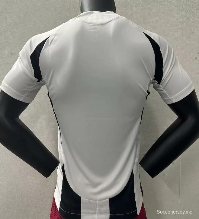 نسخة اللاعب 24/25 قميص فريق يوفنتوس الأساسي 24/25
