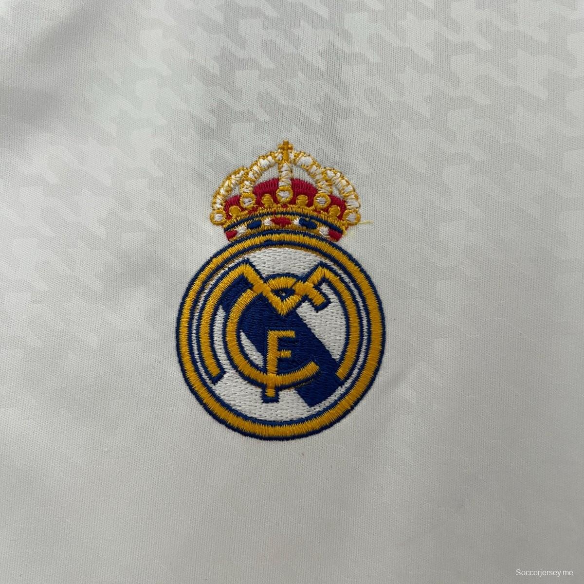 24/25 قميص ريال مدريد الأساسي مع رقعة 15 كأس ريال مدريد
