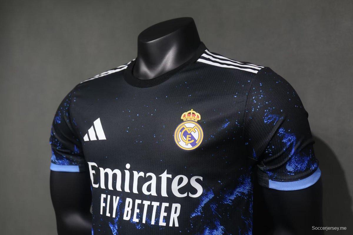 إصدار اللاعب 24/25 قميص ريال مدريد أوشن ويف الاختباري 24/25
