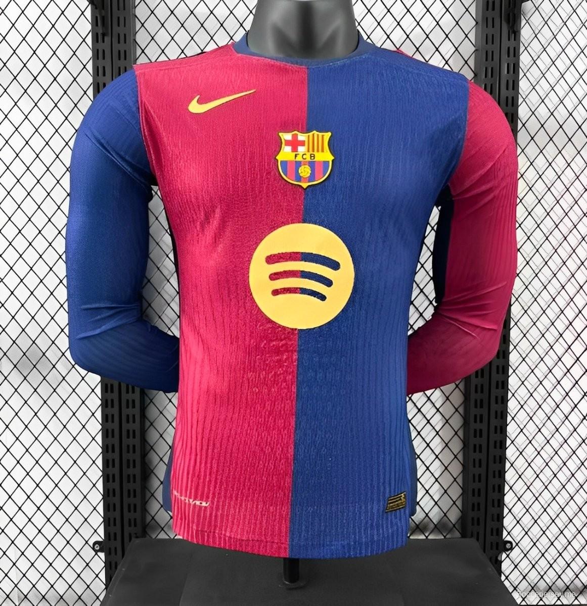 إصدار اللاعب 24/25 قميص الذكرى 125 لميلاد برشلونة على أرضه
