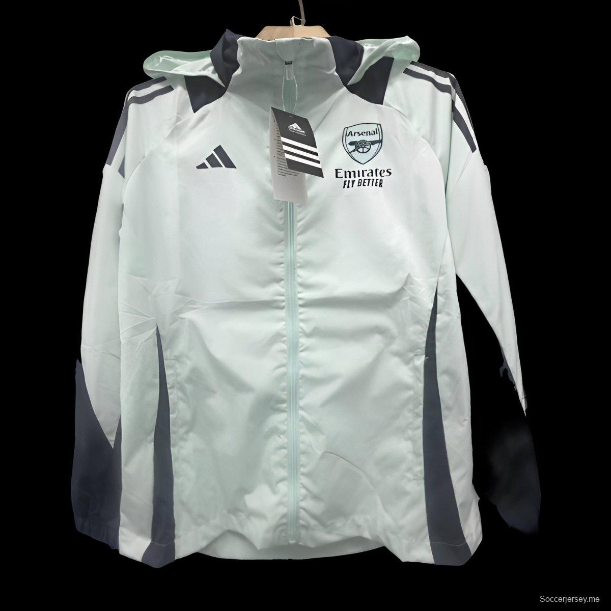 24/25 أرسنال أرسنال سترة واقية من الرياح الخضراء الفاتحة