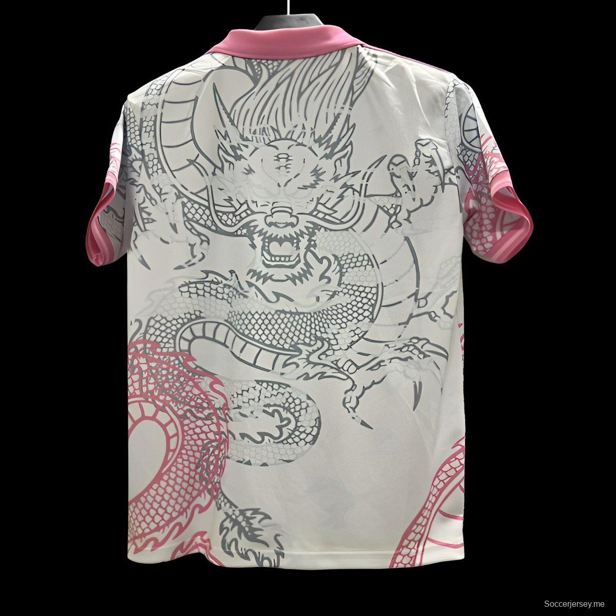 25/26 قميص ريال مدريد أبيض بتصميم تنين وردي اللون الأبيض
