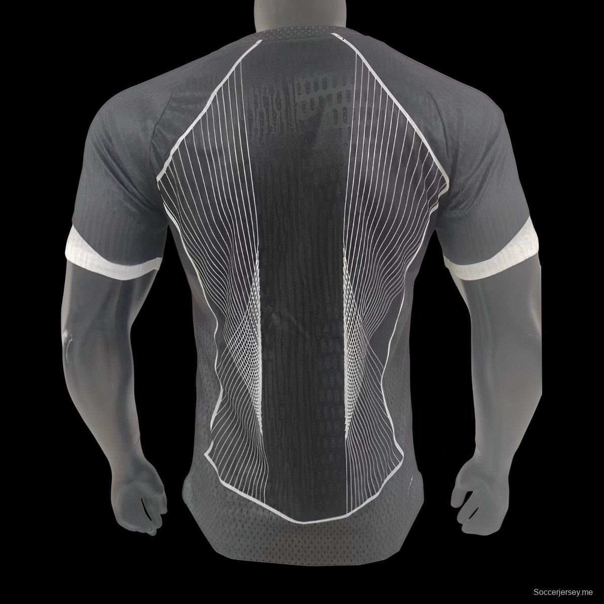 نسخة اللاعب 25/26 من قميص نادي برشلونة لكرة القدم أسود بخطوط بيضاء