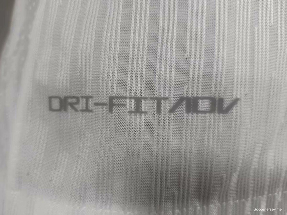 24/25 قميص برشلونة × ترافيس سكوت الأبيض