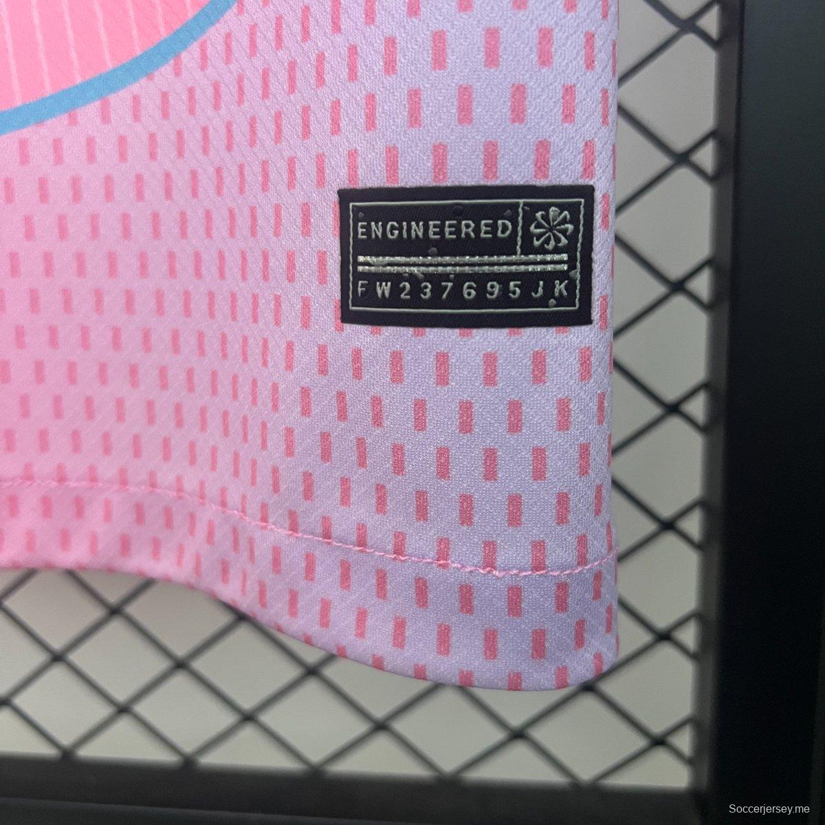 25/26 قميص برشلونة الوردي الخاص 25/26