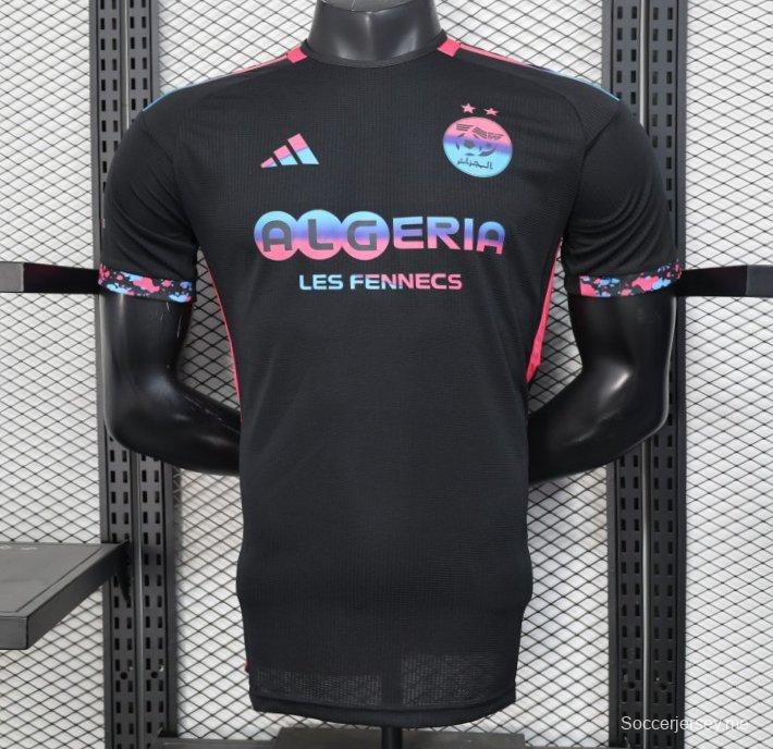 نسخة اللاعب 2025 قميص الجزائر أسود مع لمسات متدرجة الألوان 2025