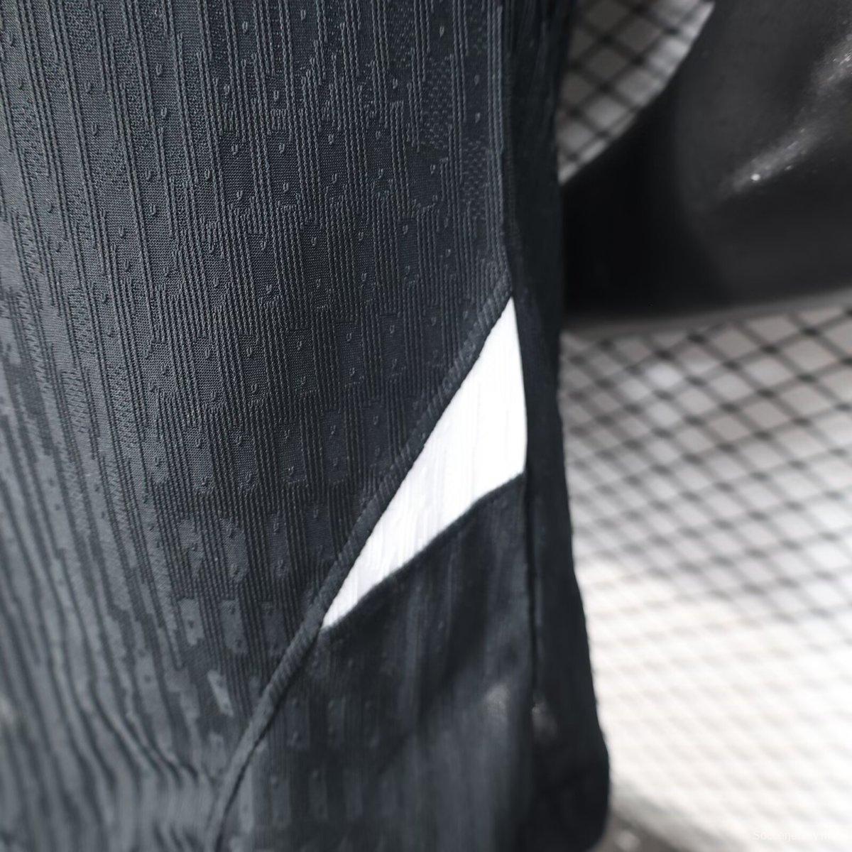 إصدار اللاعبين 25/26 قميص باريس سان جيرمان × XO BLACK قبل المباراة