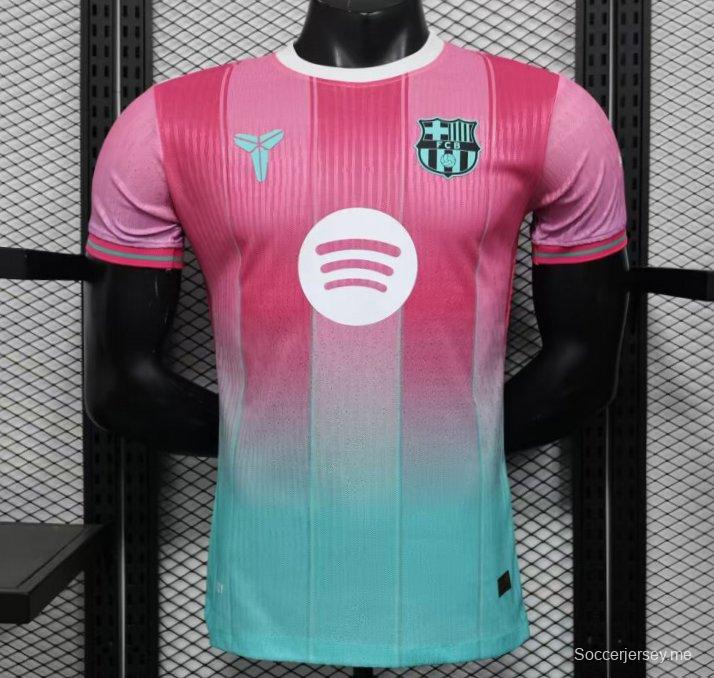 إصدار اللاعب 25/26 قميص نادي برشلونة باللون الوردي مع قميص متدرج اللون