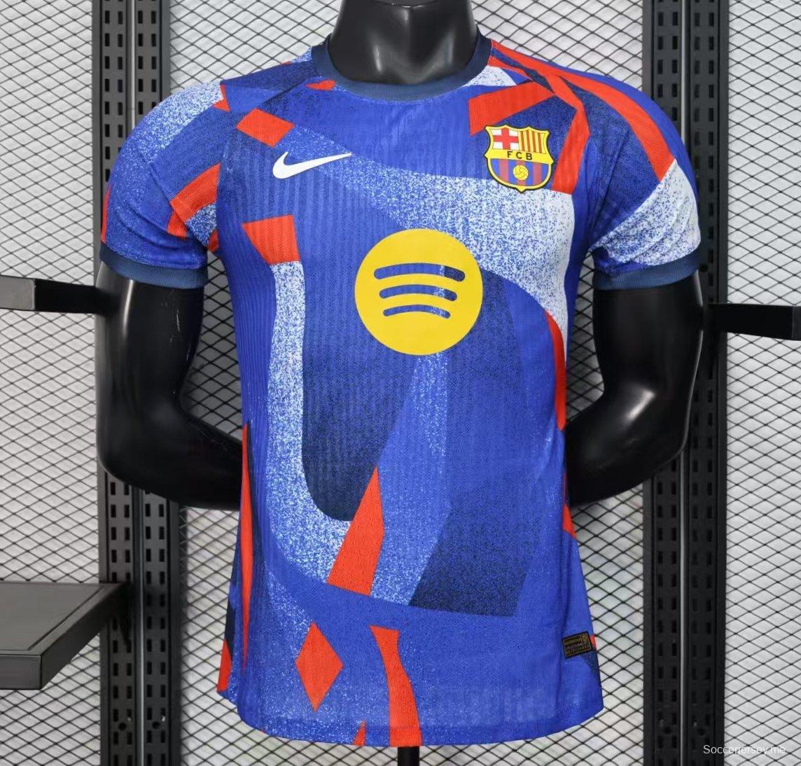 إصدار اللاعب 25/26 قميص نادي برشلونة أزرق بنقشة هندسية مجردة