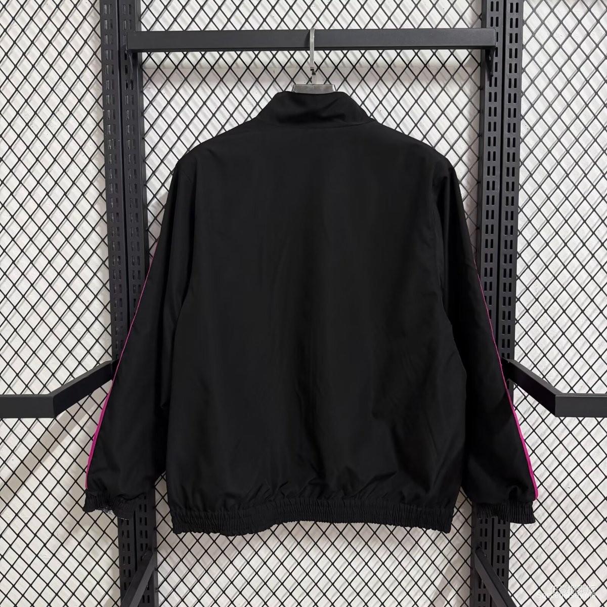 25/26 يوفنتوس أسود/أرجواني سترة واقية من الرياح بسحاب كامل