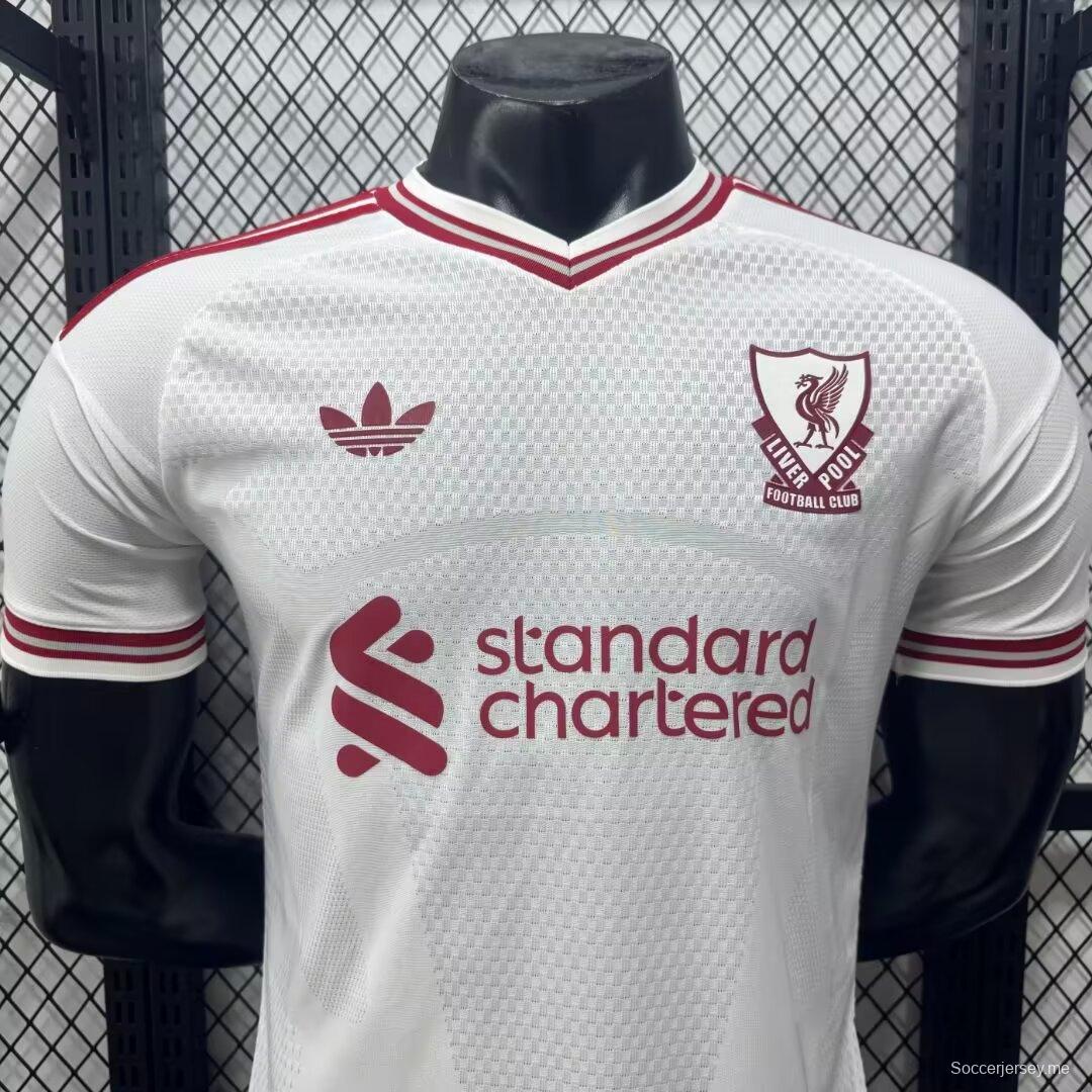 قميص ليفربول للعب خارج أرضه للموسم 2026/2027